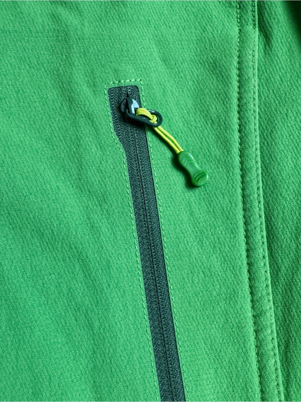 MEC Two-Tone Green Performance Softshell Jacket Medium - Picture 5 of 10
